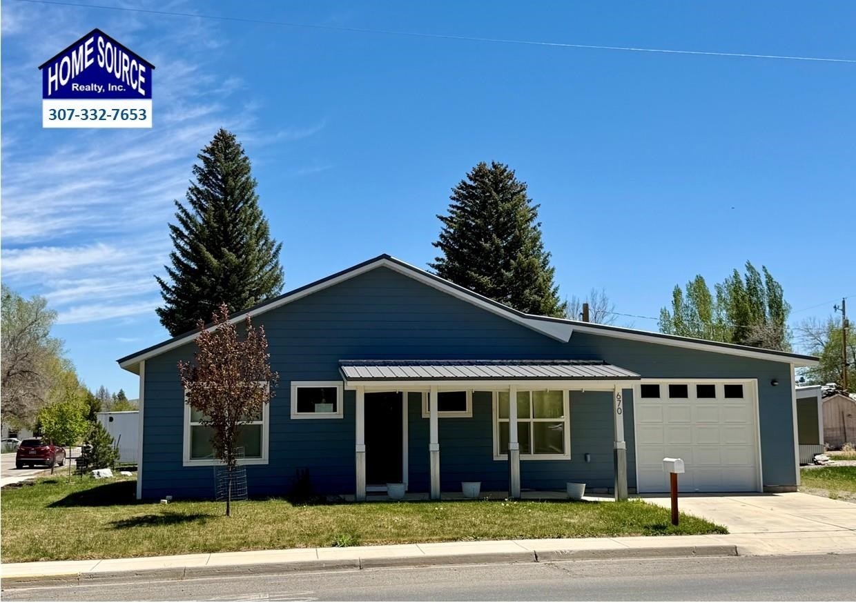 Single Family 2BR 1BA - 670 N 2nd, Lander, WY