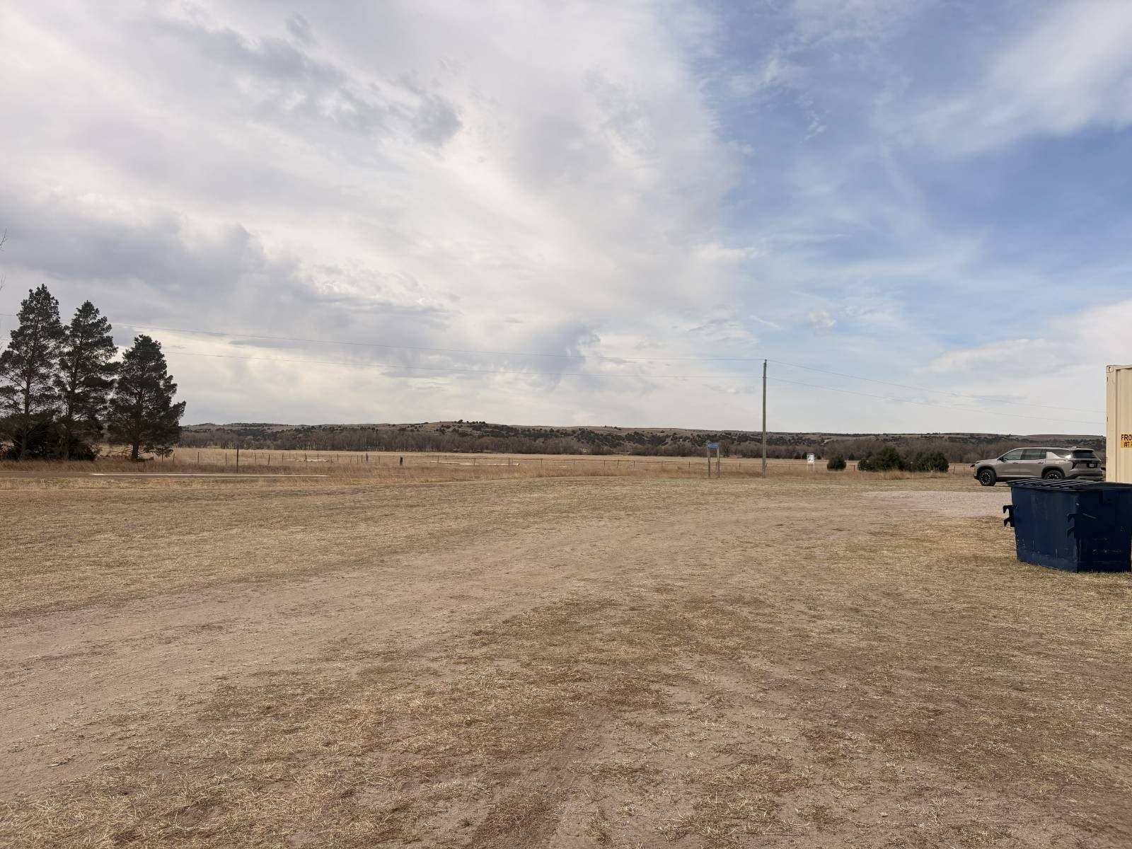Single Family 1BR 1BA - 20146 Hwy 92, Lewellen, NE