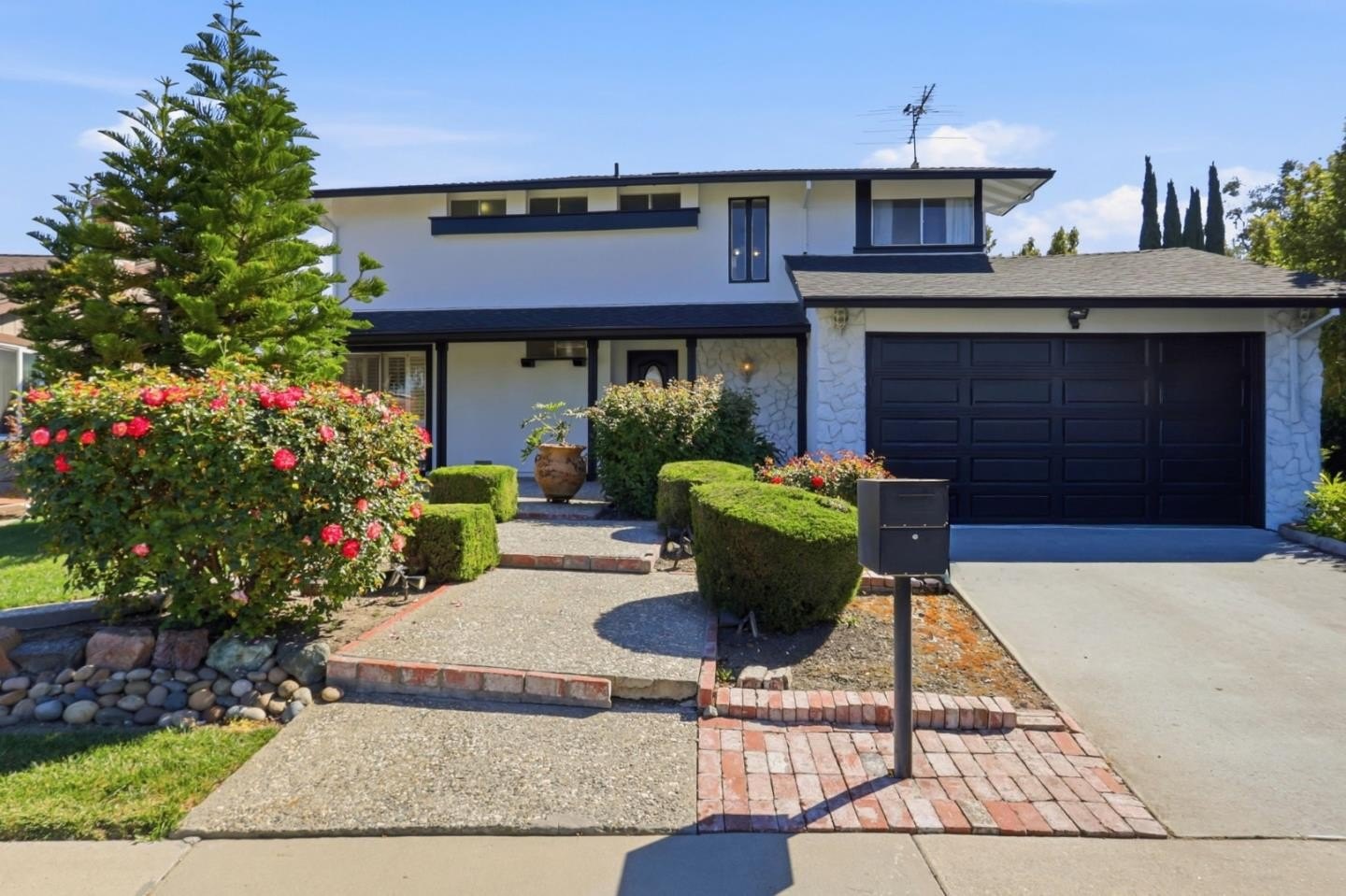 Single Family 4BR 3BA - 4530 Crocus DR, SAN JOSE, CA