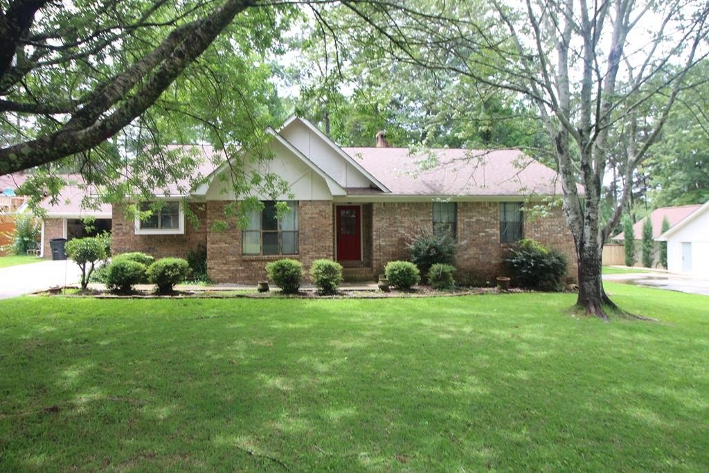 Single Family 4BR 3BA - 17 Katherine St, Laurel, MS