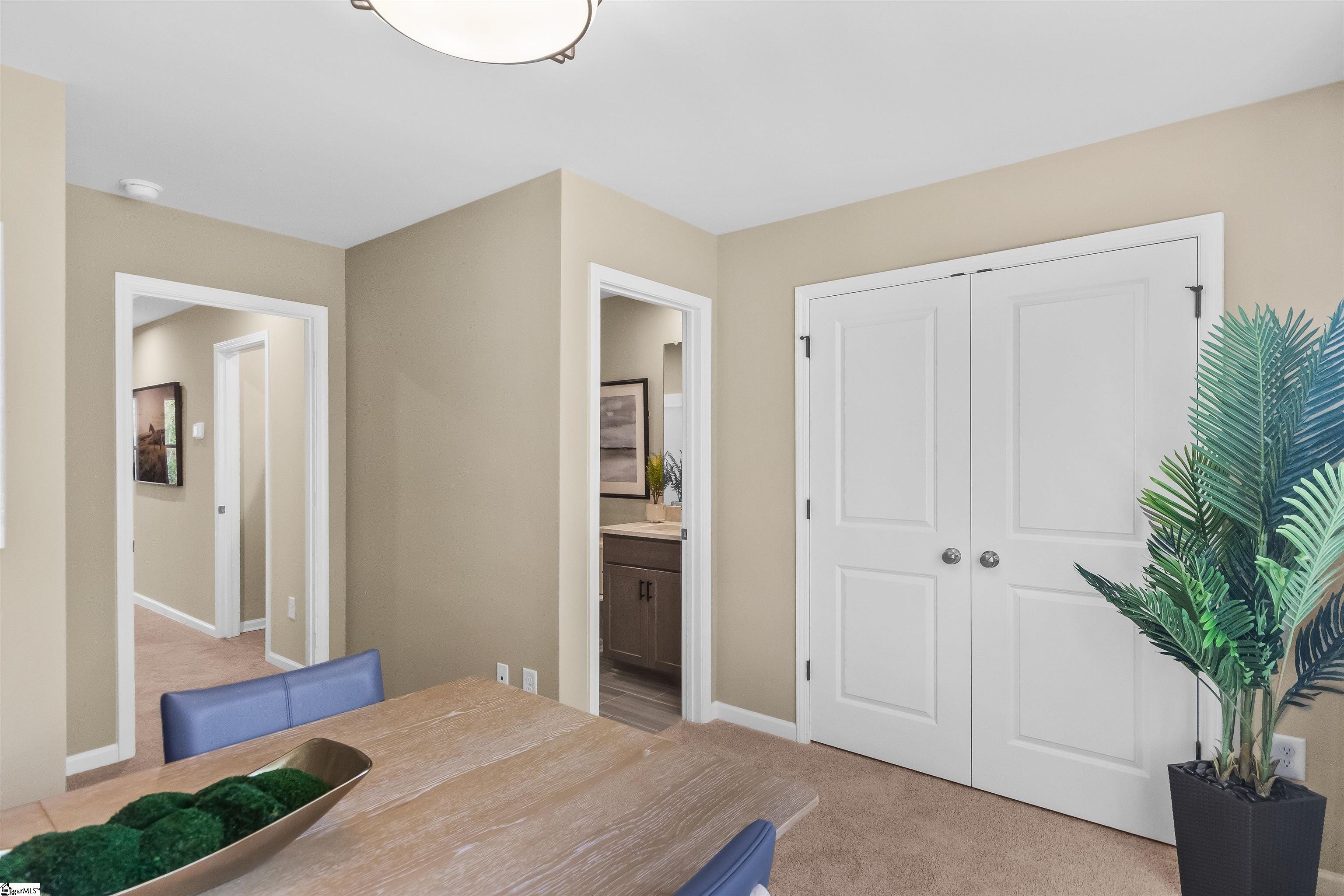 Single Family 3BR 4BA - 8 Broad River Way, Greenville, SC