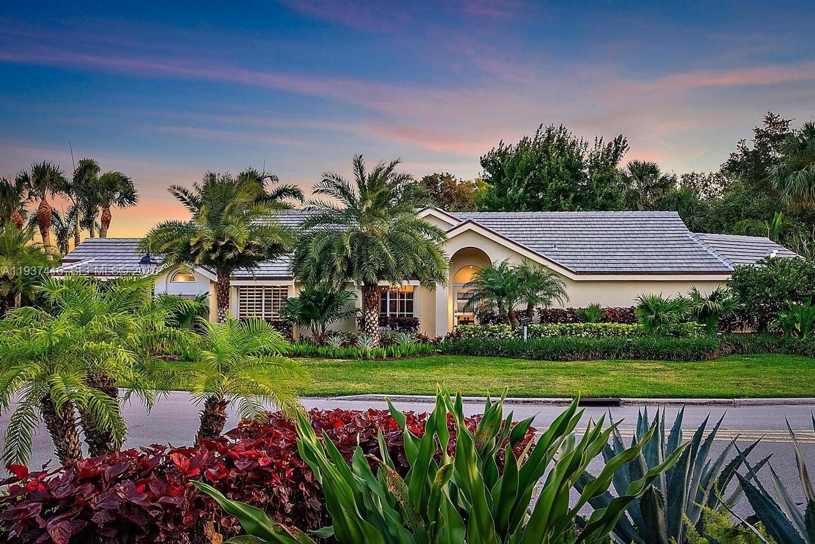 Single Family 3BR 3BA - 3950 Shearwater Dr, Jupiter, FL