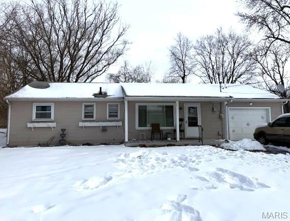 Single Family 3BR 2BA - 112 Colony Drive, Belleview, IL