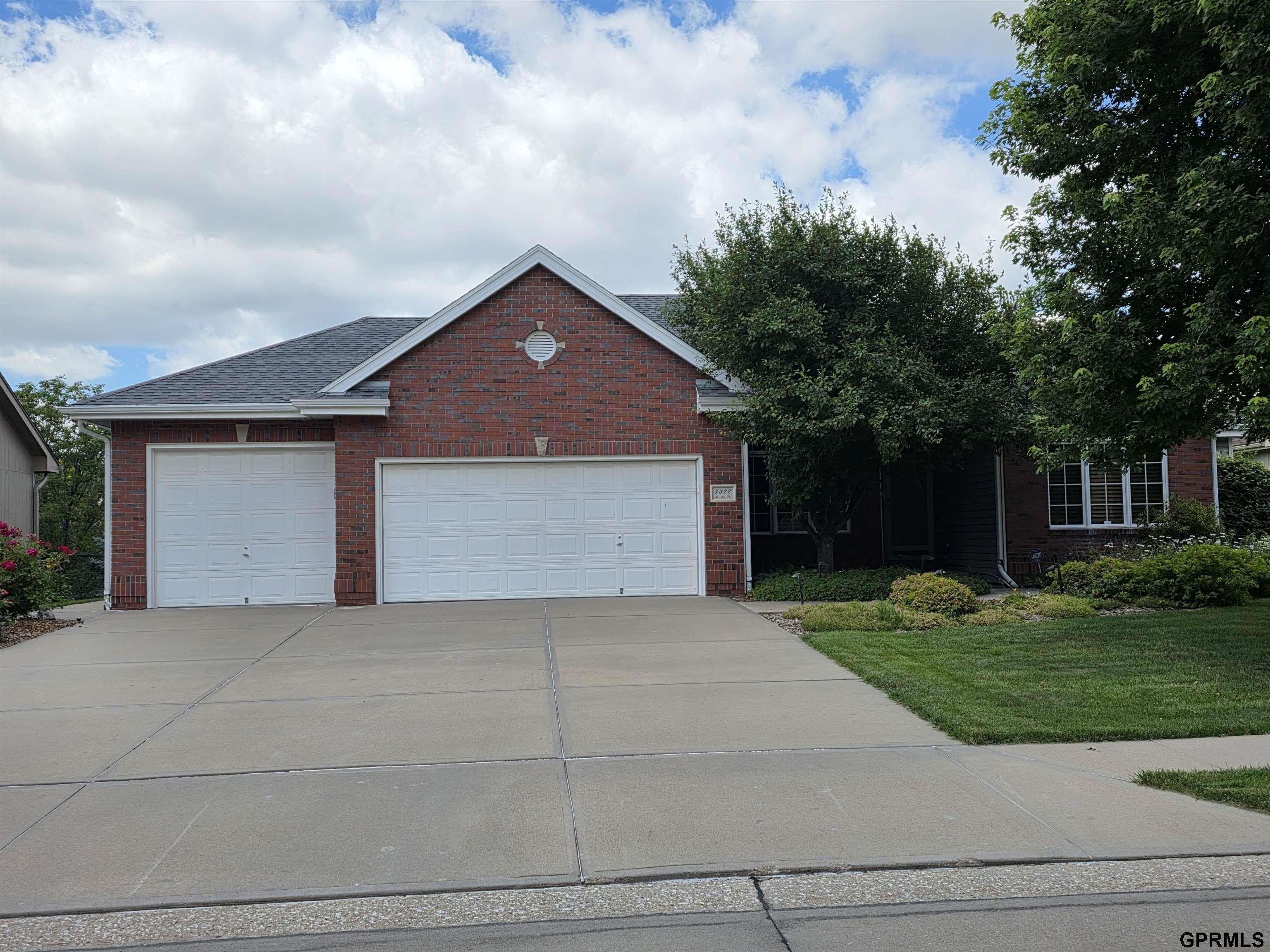 Single Family 4BR 2BA - 7322 S 93rd Street, La Vista, NE