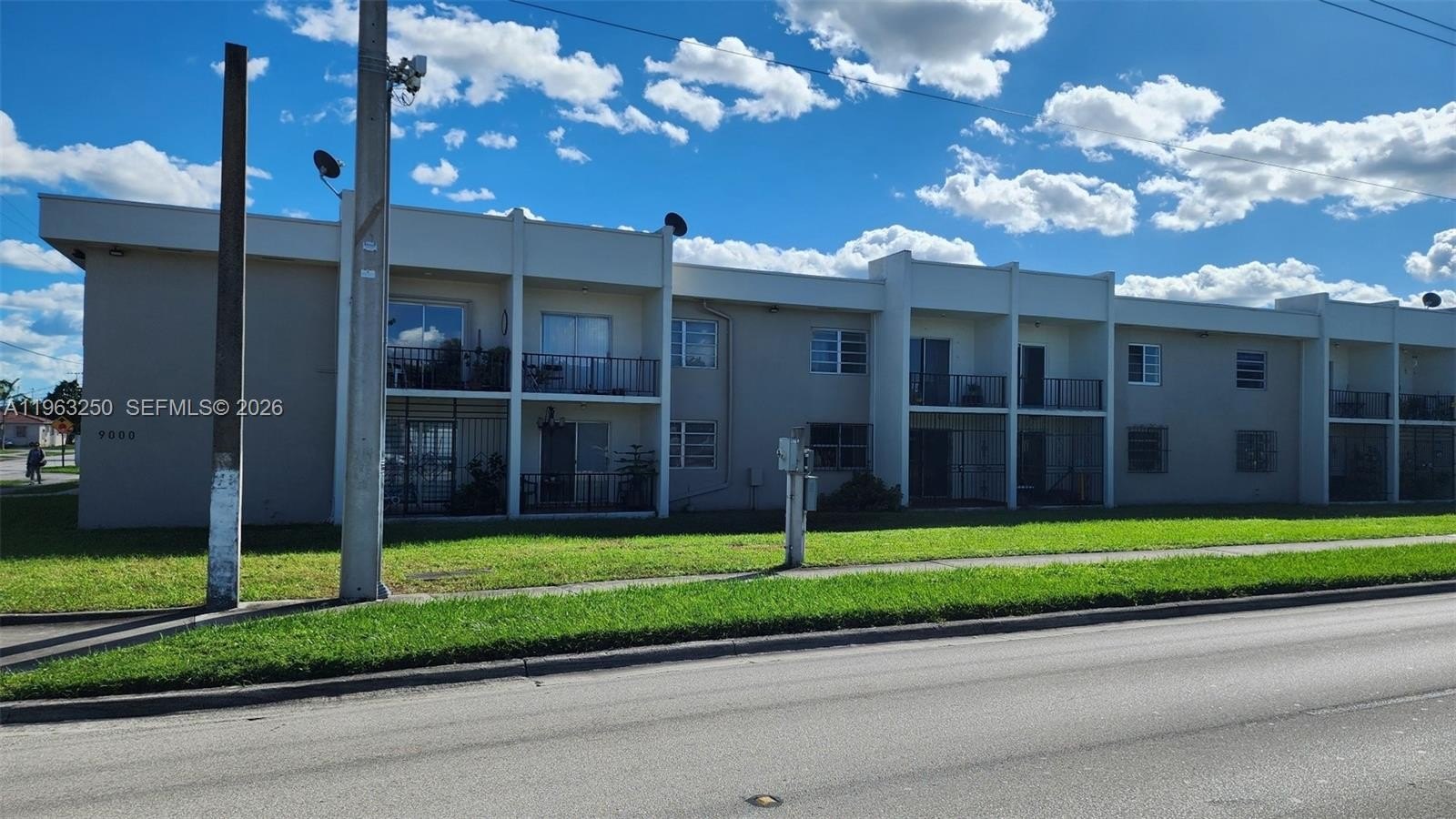 Condo 1BR 1BA - 9000 SW 24th St, Miami, FL