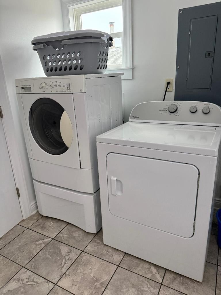 Single Family 3BR 2BA - 5572 MAIN ST, CHINCOTEAGUE, VA