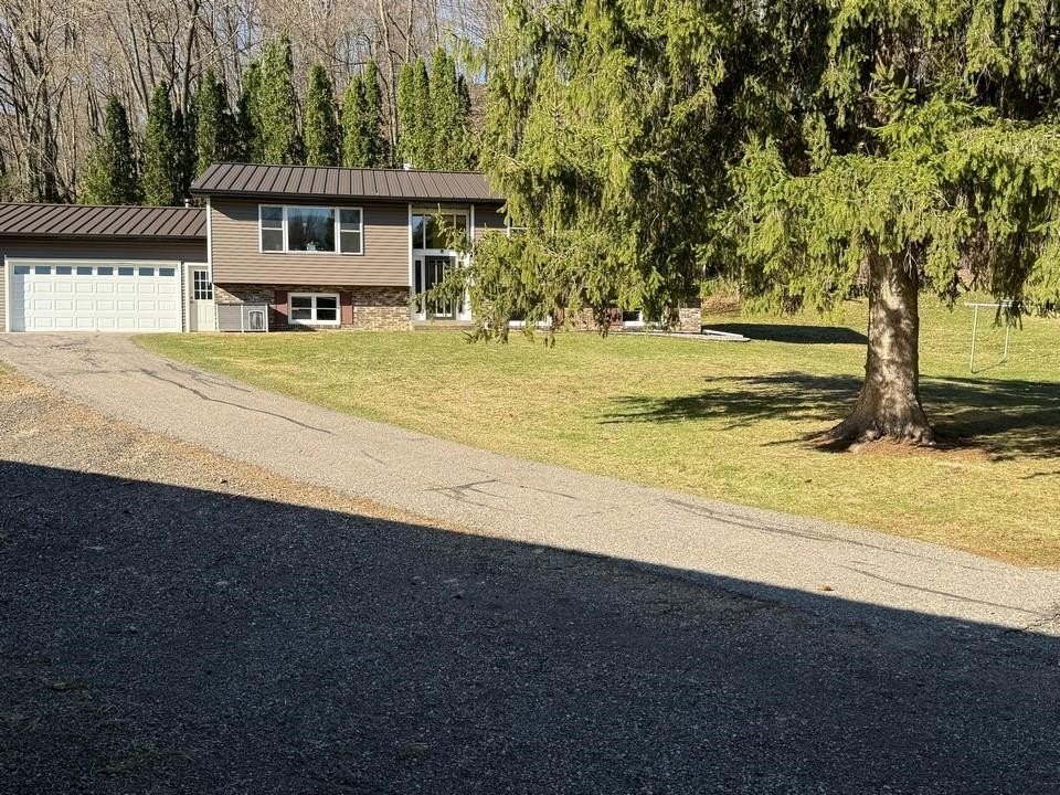 Single Family 3BR 3BA - E3497 Croal Hollow Road, Hillpoint, WI