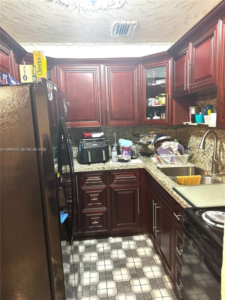 Single Family 3BR 2BA - 2000 NW 131st St, Miami, FL