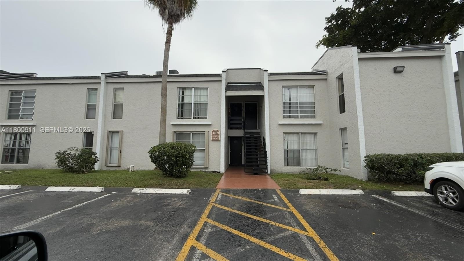 Condo 2BR 2BA - 4469 Treehouse Ln, Tamarac, FL