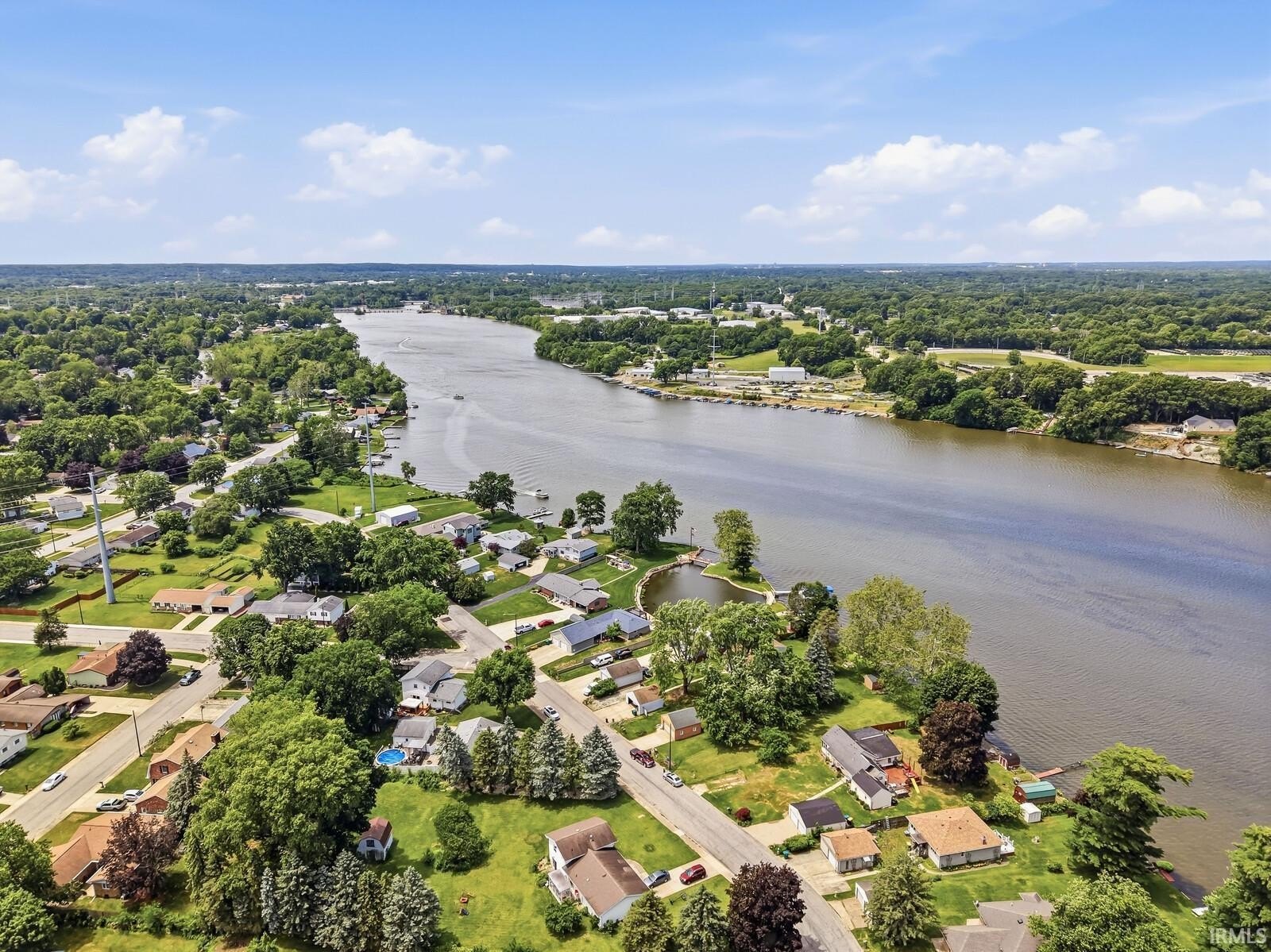 Single Family 3BR 1BA - 664 N Oakland Street, Mishawaka, IN