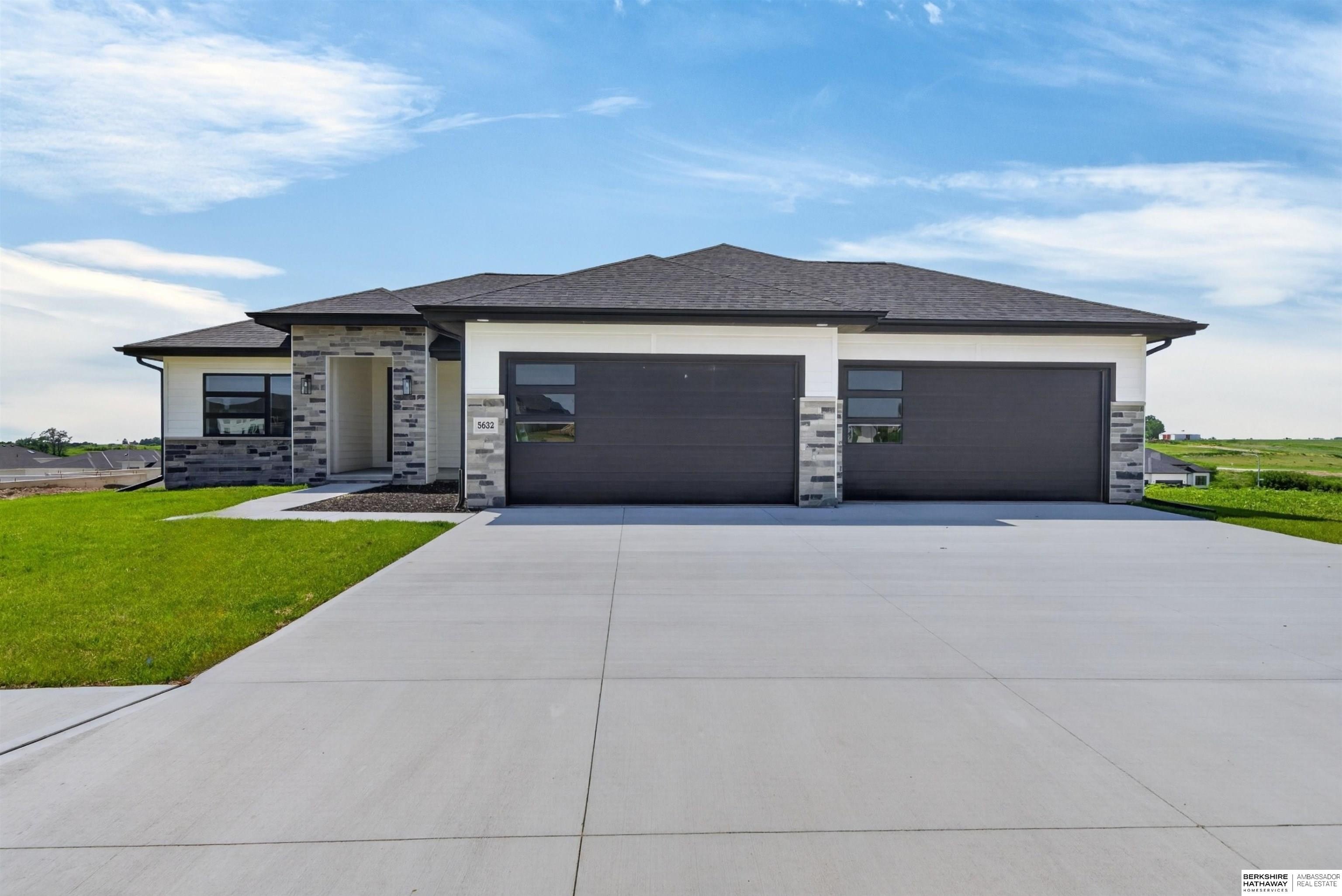 Single Family 5BR 3BA - 5632 N 213th Street, Elkhorn, NE