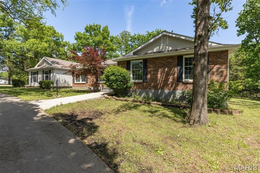 Single Family 4BR 3BA - 842 Ridgeview Drive, Bonne Terre, MO