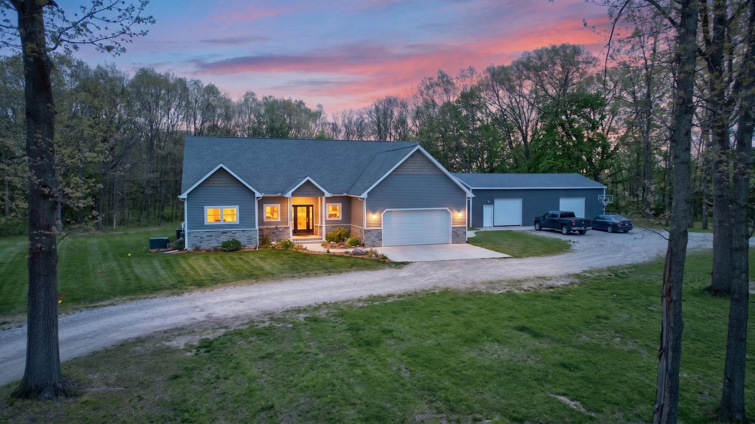 Single Family 5BR 4BA - 7615 Lansing Avenue, Jackson, MI