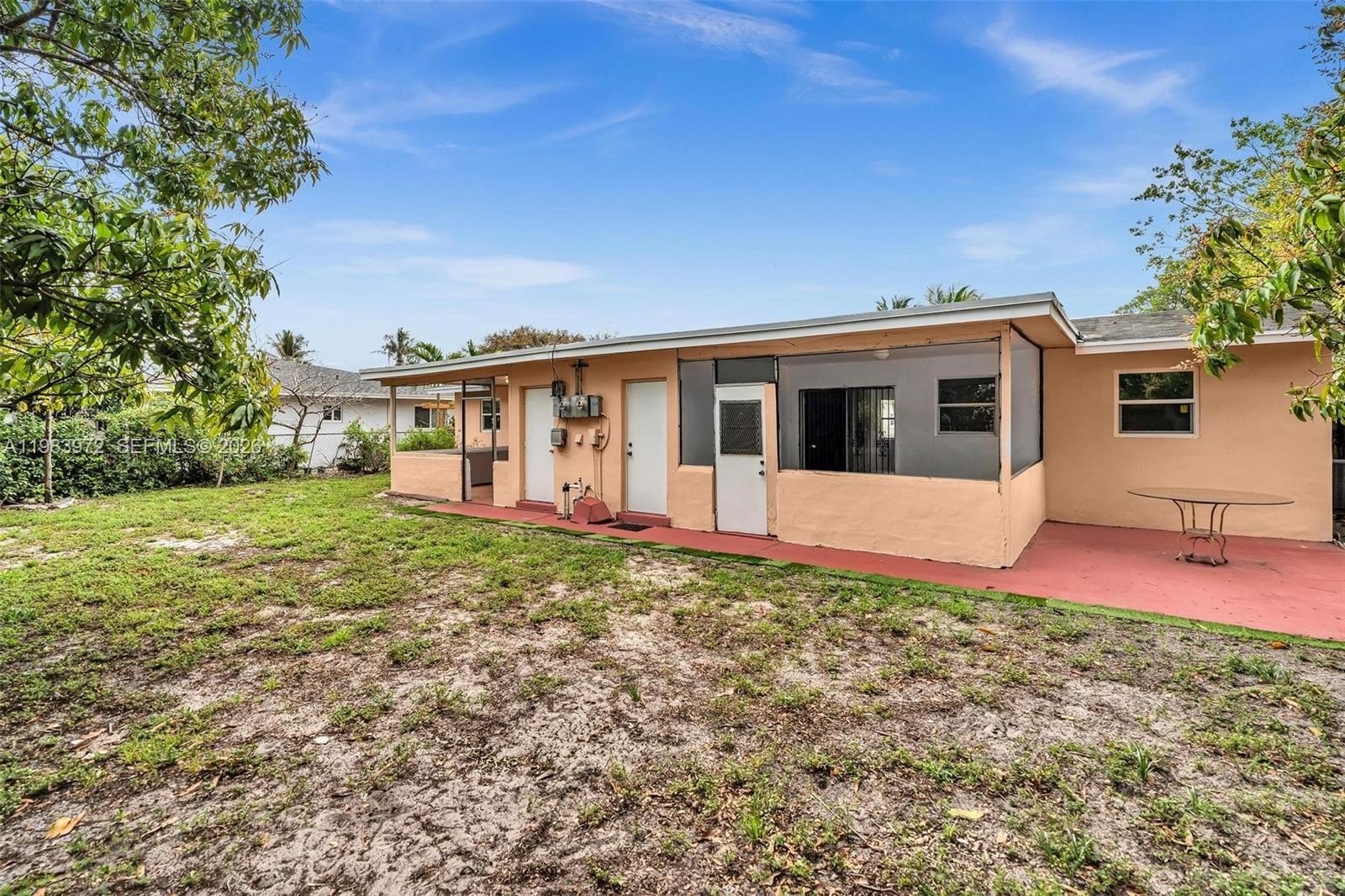 Duplex 4BR 2BA - 5441-5445 NW 17th Ct, Lauderhill, FL