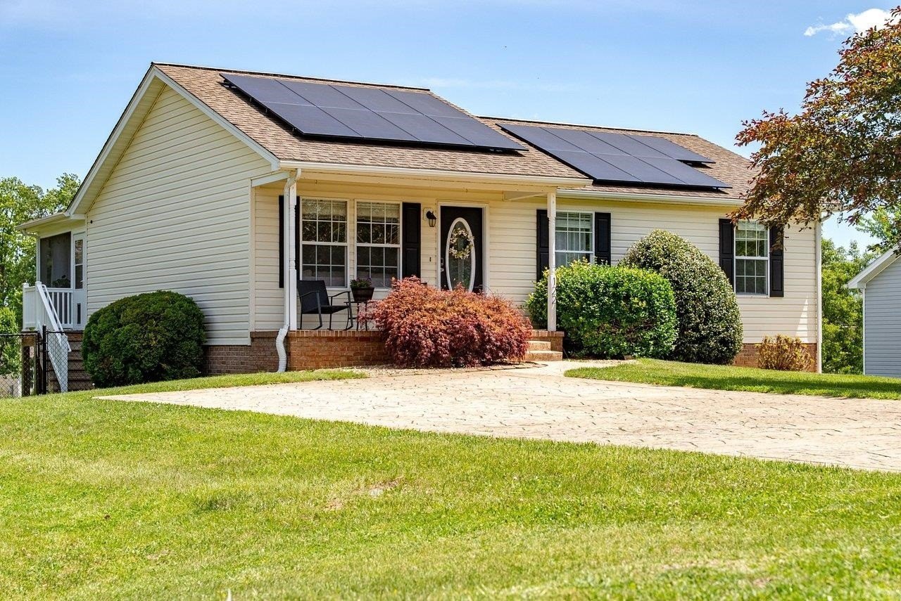 Single Family 3BR 3BA - 122 KITTIWAKE CT, ELKTON, VA