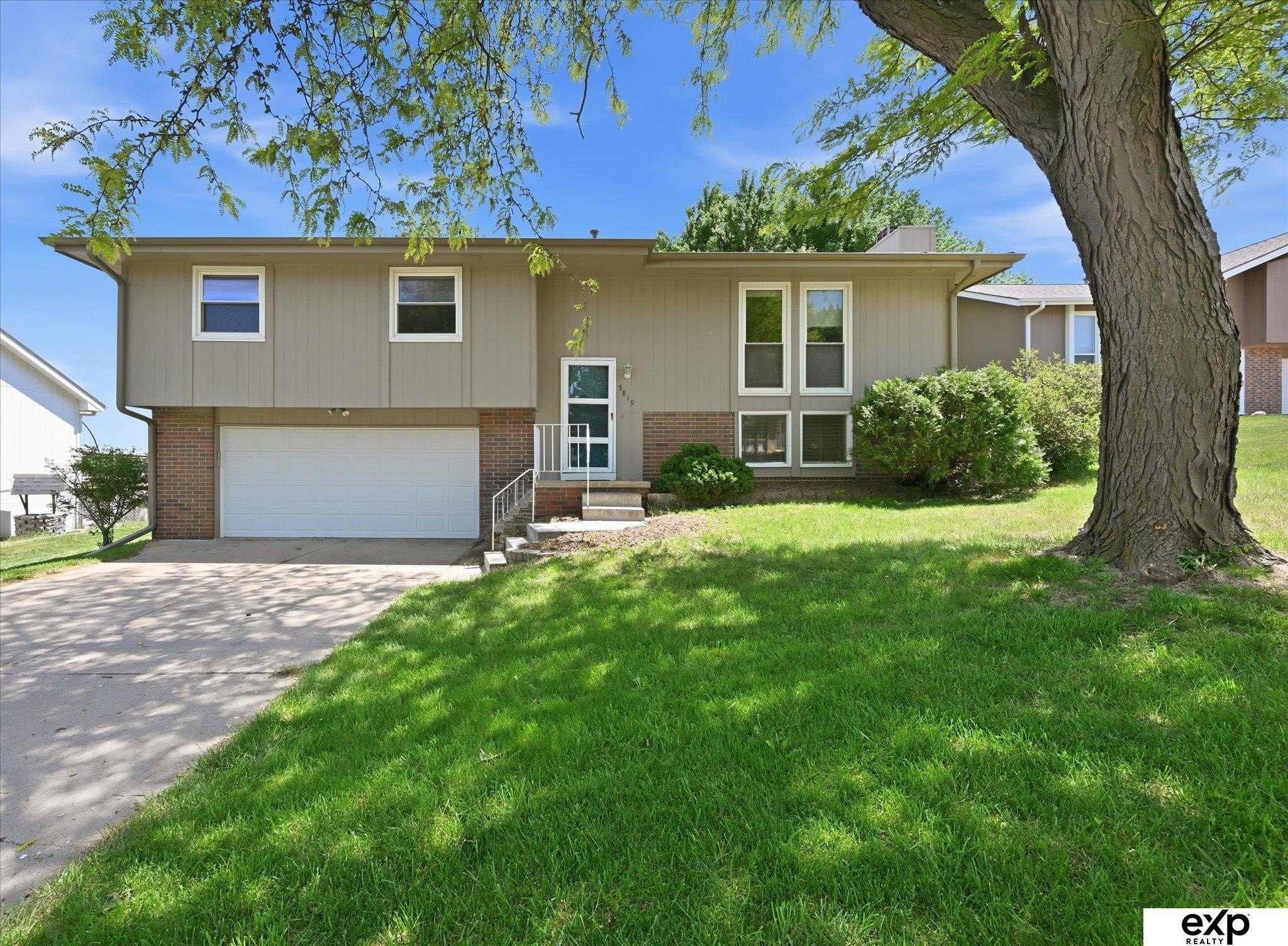 Single Family 3BR 2BA - 5819 N 127th Avenue Circle, Omaha, NE