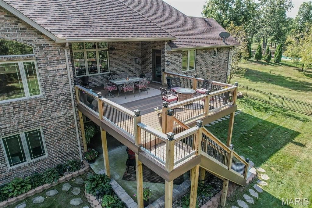 Single Family 5BR 4BA - 959 Cobblestone Court, Lebanon, MO