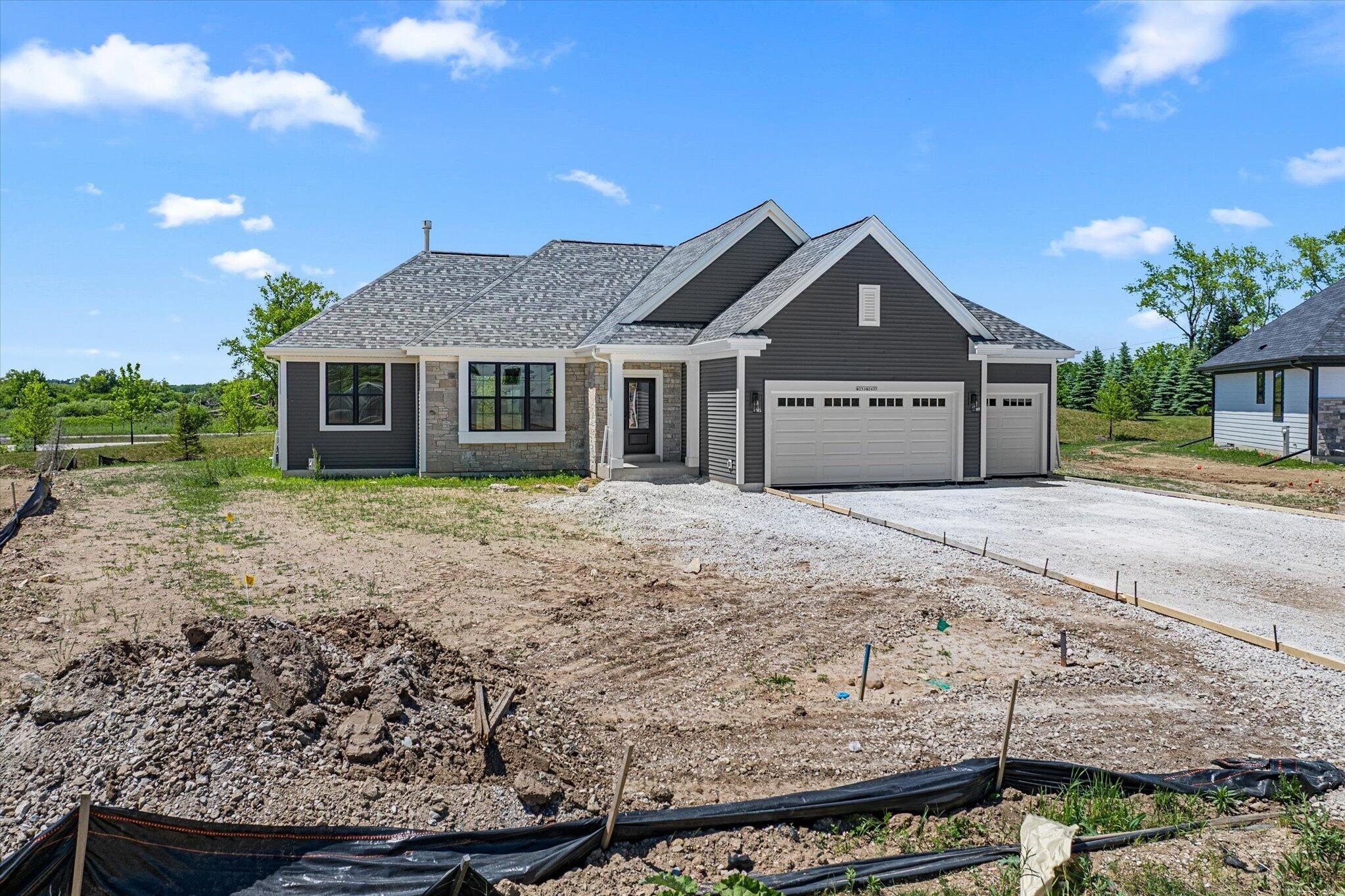Other 3BR 2BA - W251N2437 Valleyview Cir, Pewaukee, WI
