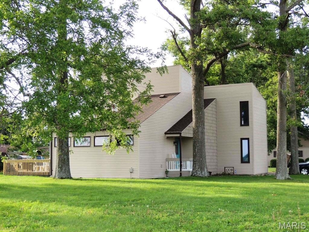 Single Family 3BR 3BA - 1209 N Hickory Drive, Neoga, IL