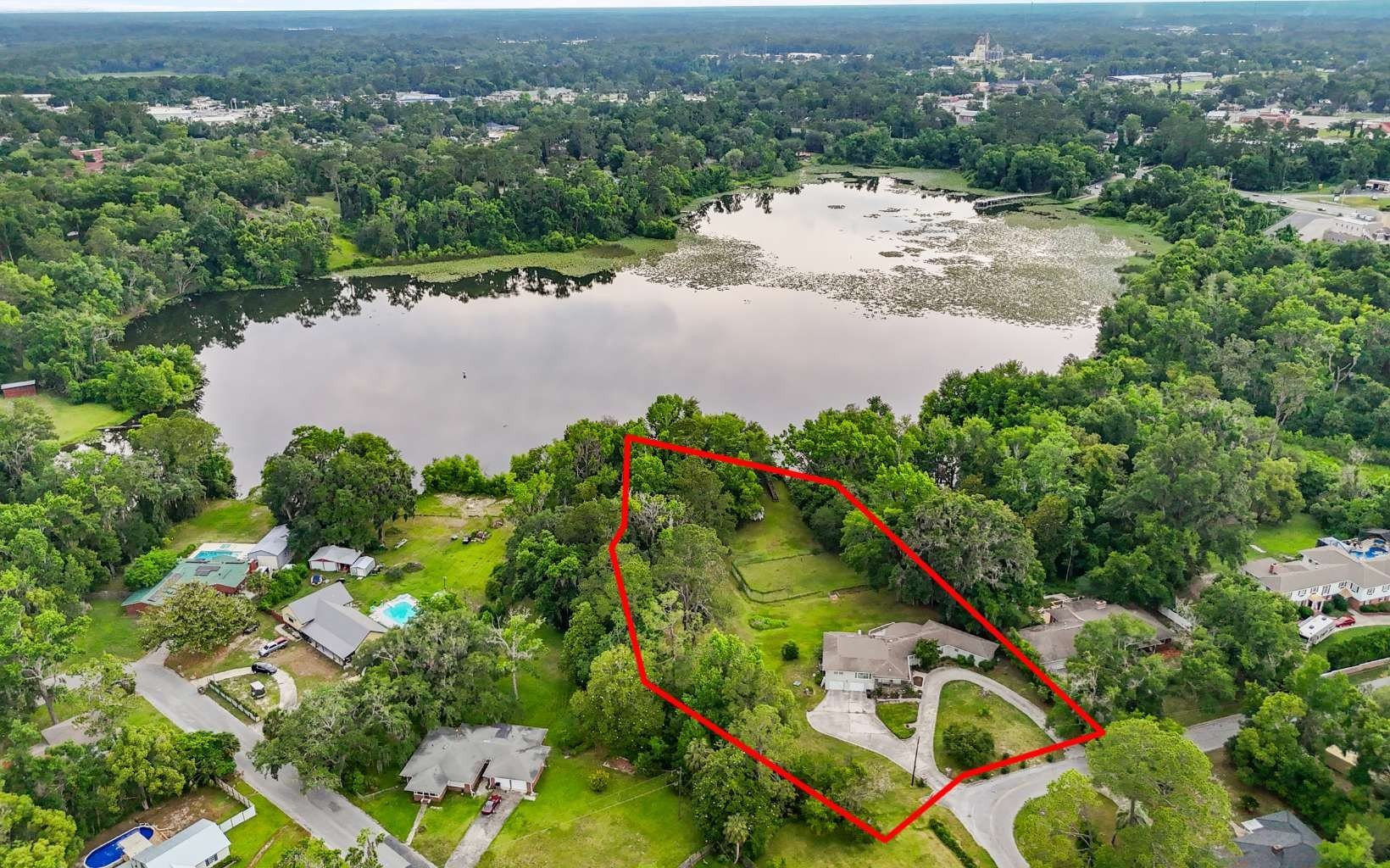 Single Family 4BR 5BA - 449 SW MONTGOMERY DRIVE, LAKE CITY, FL