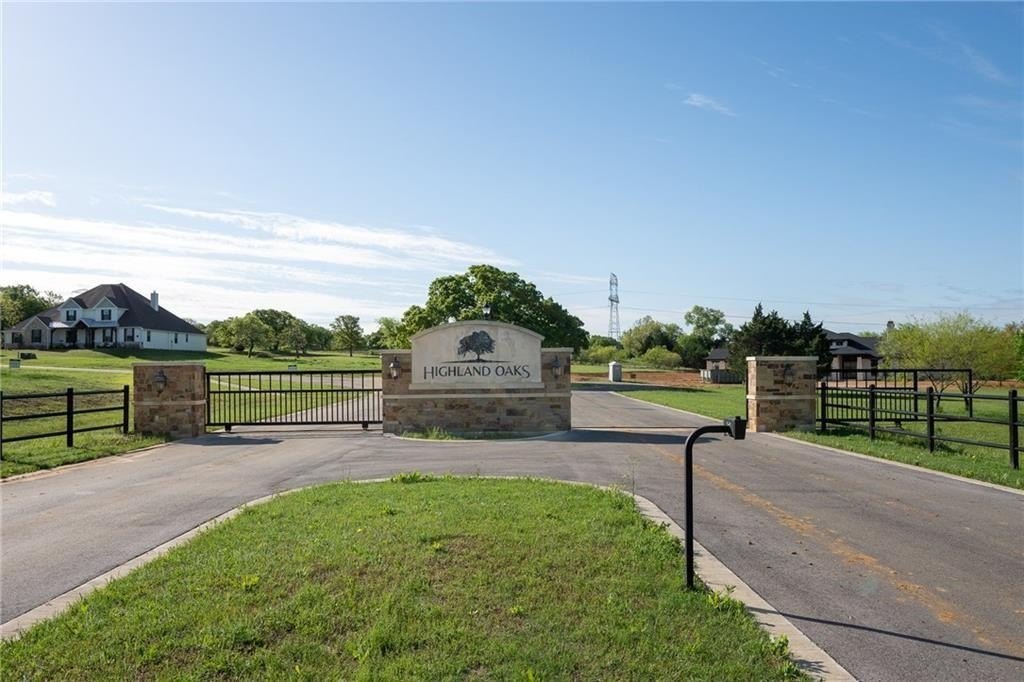 Plots and Land - 2016 Beauty Berry Court, Cleburne, TX
