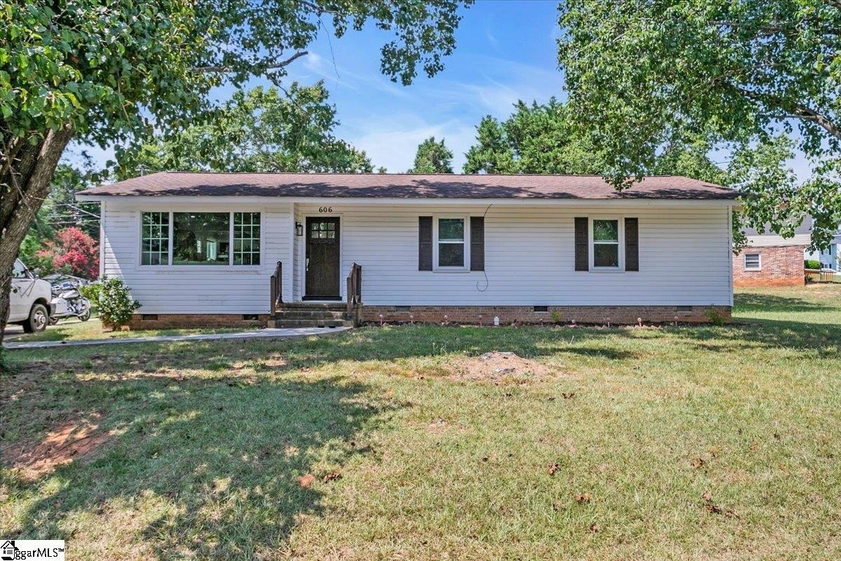 Single Family 3BR 2BA - 606 Davenport Road, Simpsonville, SC