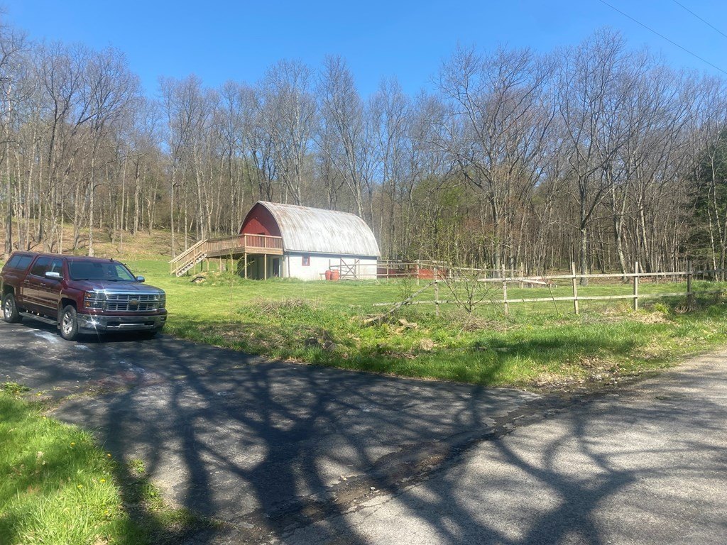 Single Family 3BR 2BA - 1760 Jordan Hollow Rd, Parker, PA