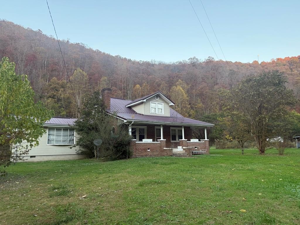 Single Family 5BR 2BA - 36 Blackburn Road, Pikeville, KY