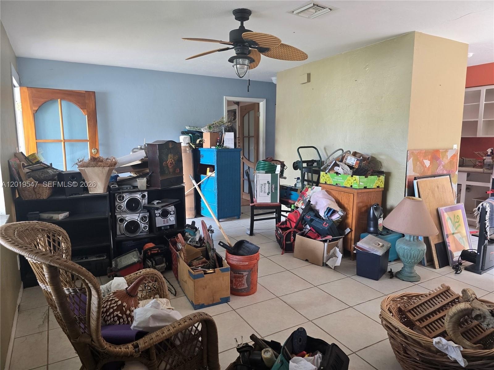 Single Family 2BR 2BA - 242 NW 7th Ave, Dania Beach, FL