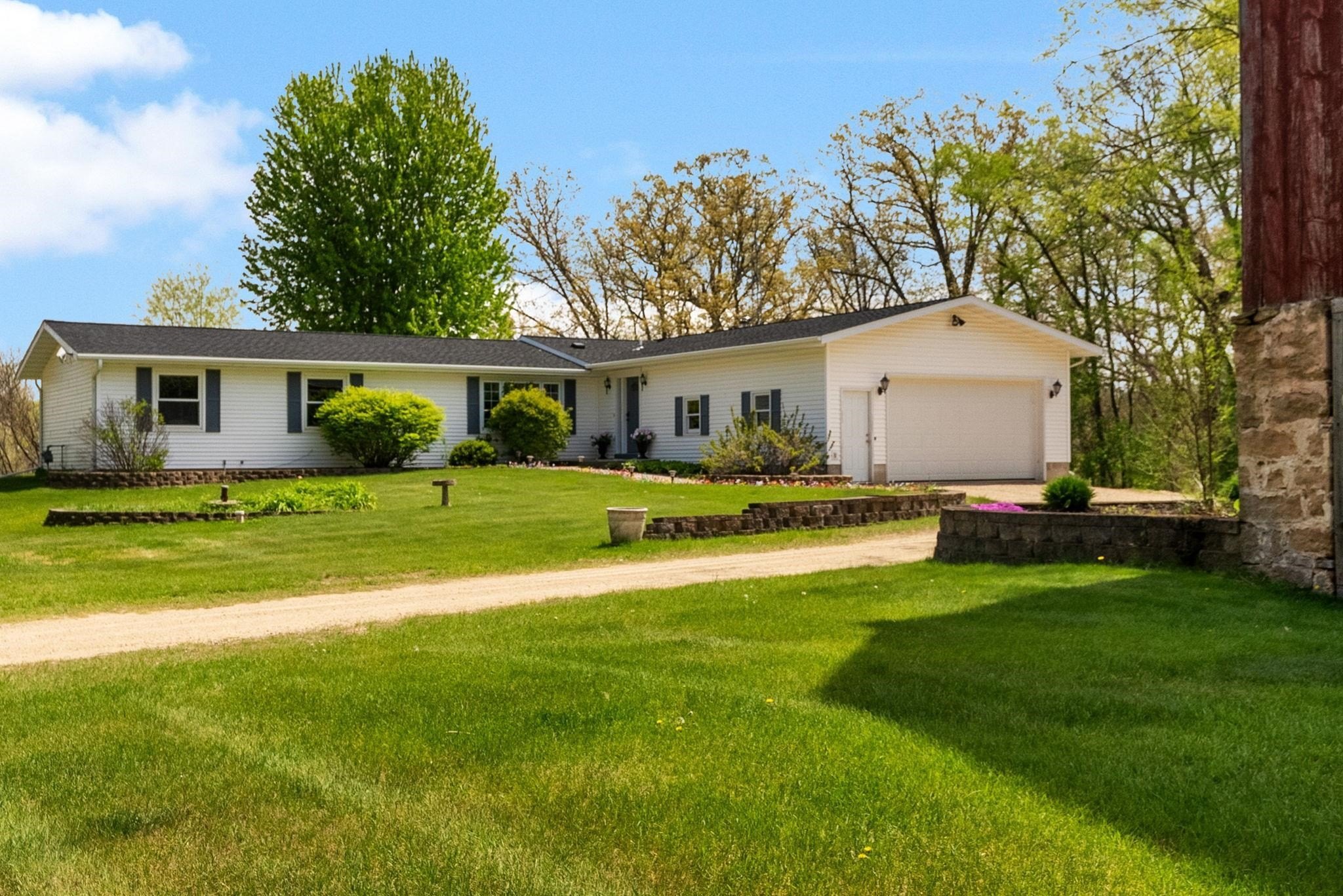 Single Family 5BR 3BA - S1793 Stevens Court, Wisconsin Dells, WI