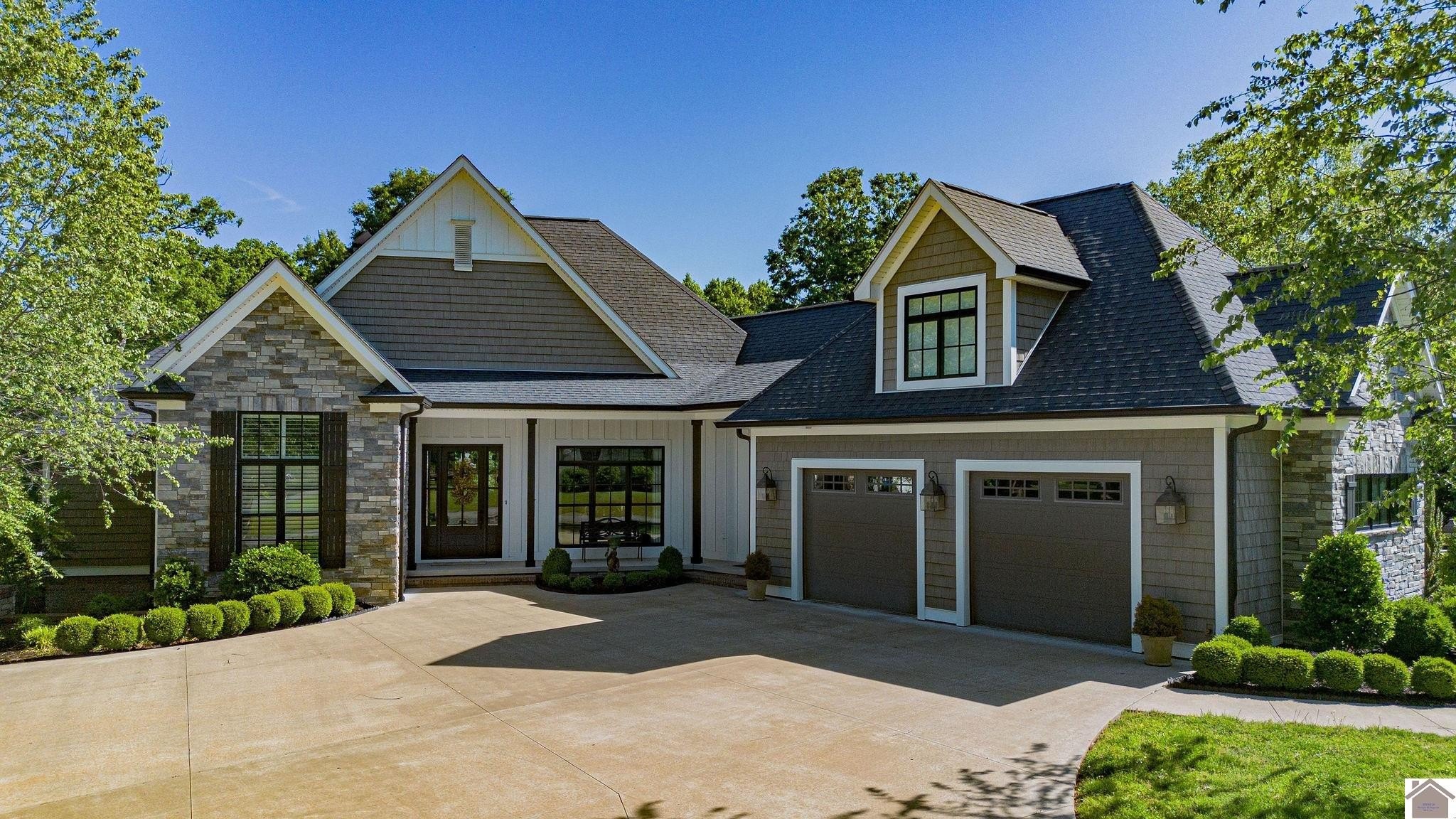 Single Family 3BR 4BA - 301 Carson Way, Paducah, KY