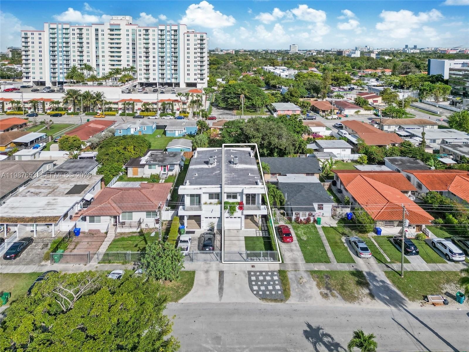 Single Family 3BR 3BA - 2943 SW 23rd St, Miami, FL