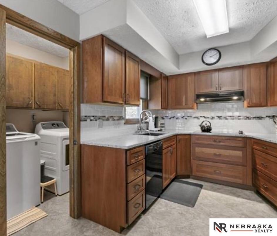 Single Family 4BR 2BA - 10277 SW 29 Road, Pickrell, NE
