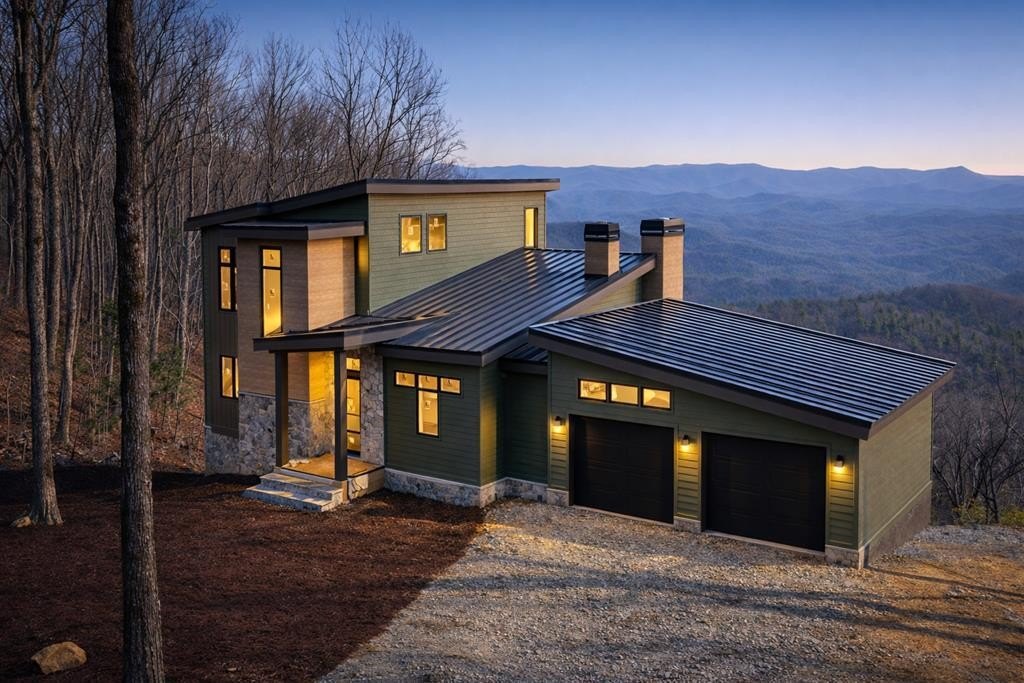 Single Family 4BR 5BA - 17 Pinhoti Pass, Ellijay, GA
