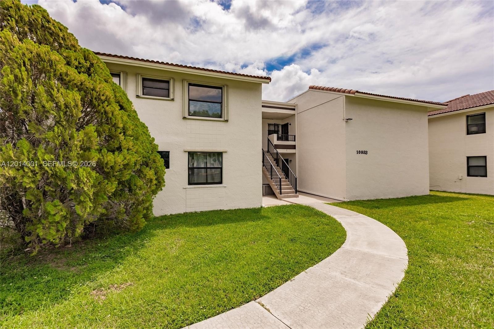 Condo 3BR 2BA - 10833 NW 7th St, Miami, FL