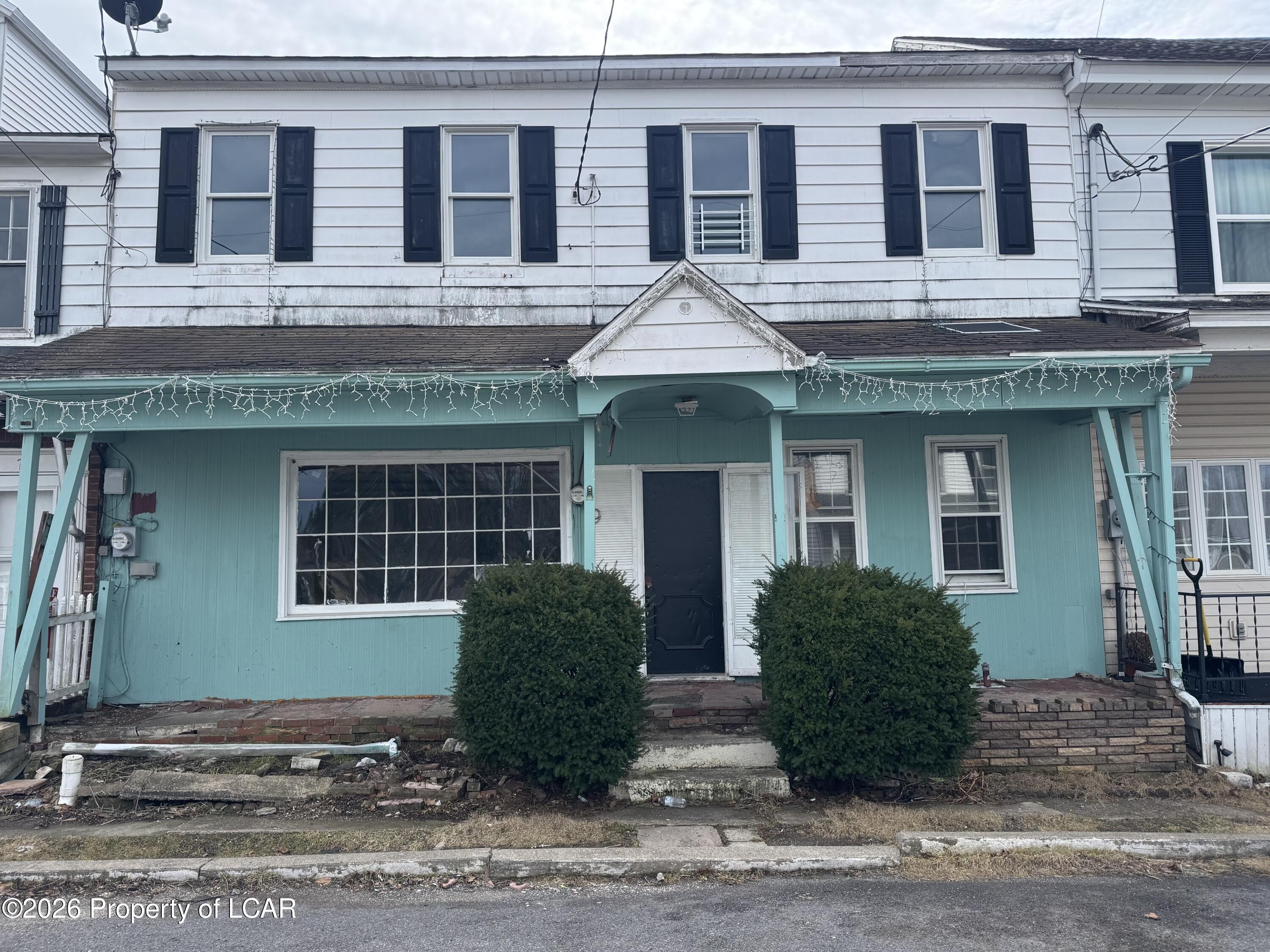 Single Family 5BR 2BA - 9 W Pine Street, Sheppton, PA