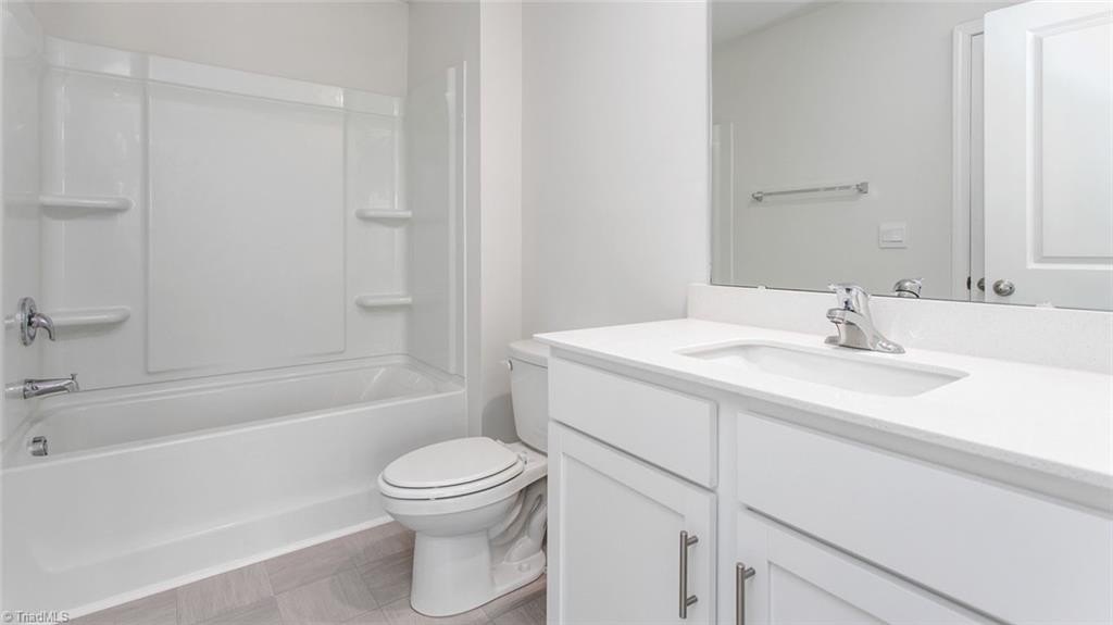 Single Family 3BR 3BA - 1562 Amberview Lane, Kernersville, NC