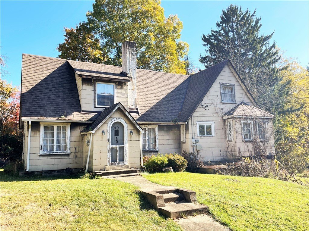 Single Family 3BR - 919 HARPER ROAD, Moon/Crescent Twp, PA
