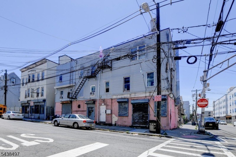 Other 10BR 8BA - 122 16Th Ave, Paterson City, NJ