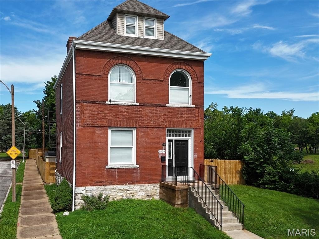 Single Family 3BR 3BA - 1829 Oregon Avenue, St Louis, MO