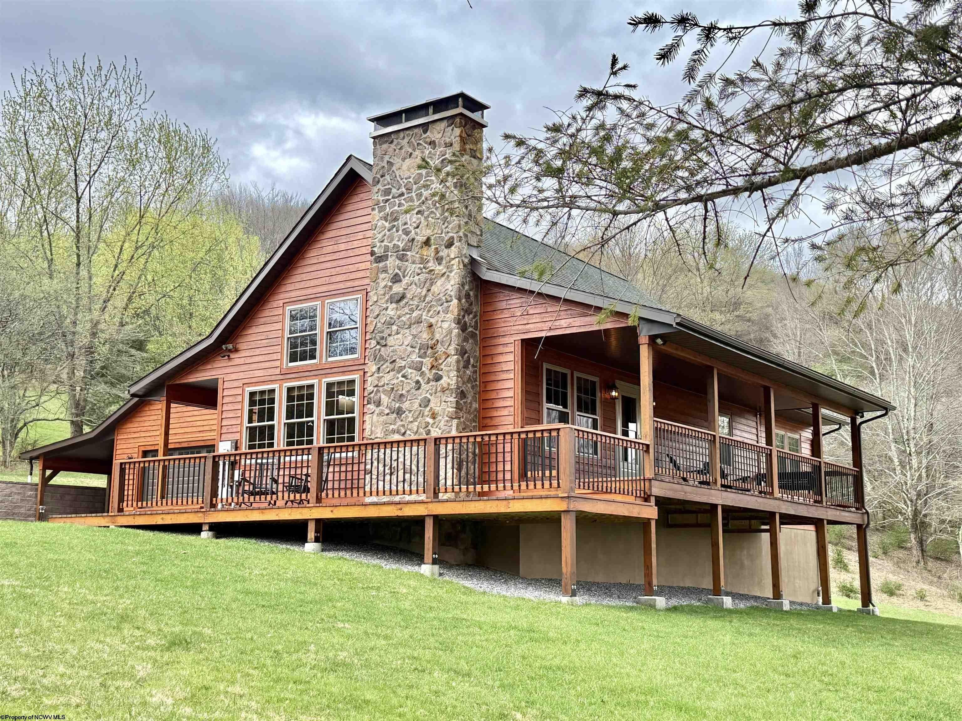 Single Family 3BR 2BA - 310 Hawthorne Point, Dryfork, WV