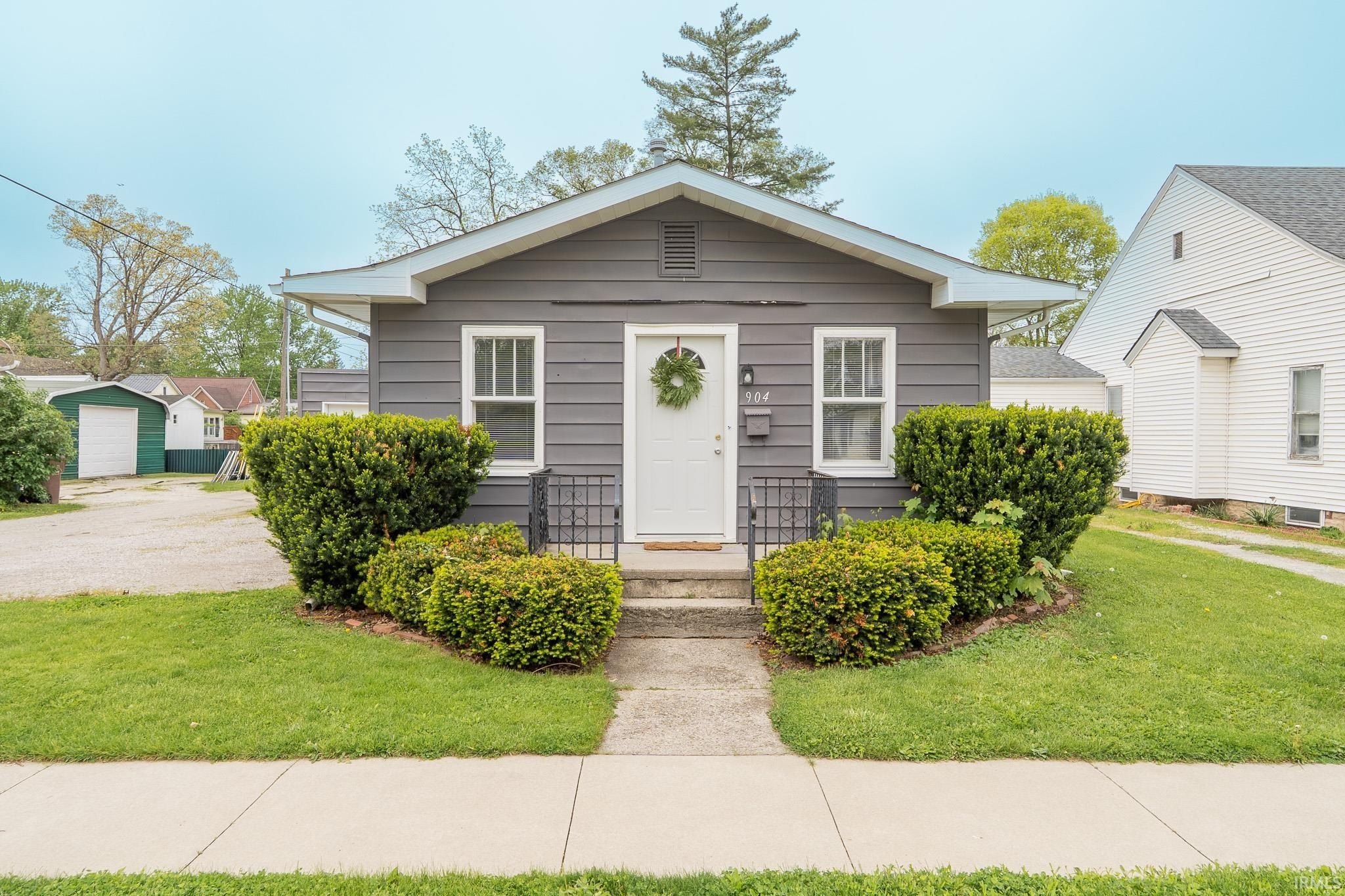 Single Family 2BR 1BA - 904 N Wayne Street, North Manchester, IN