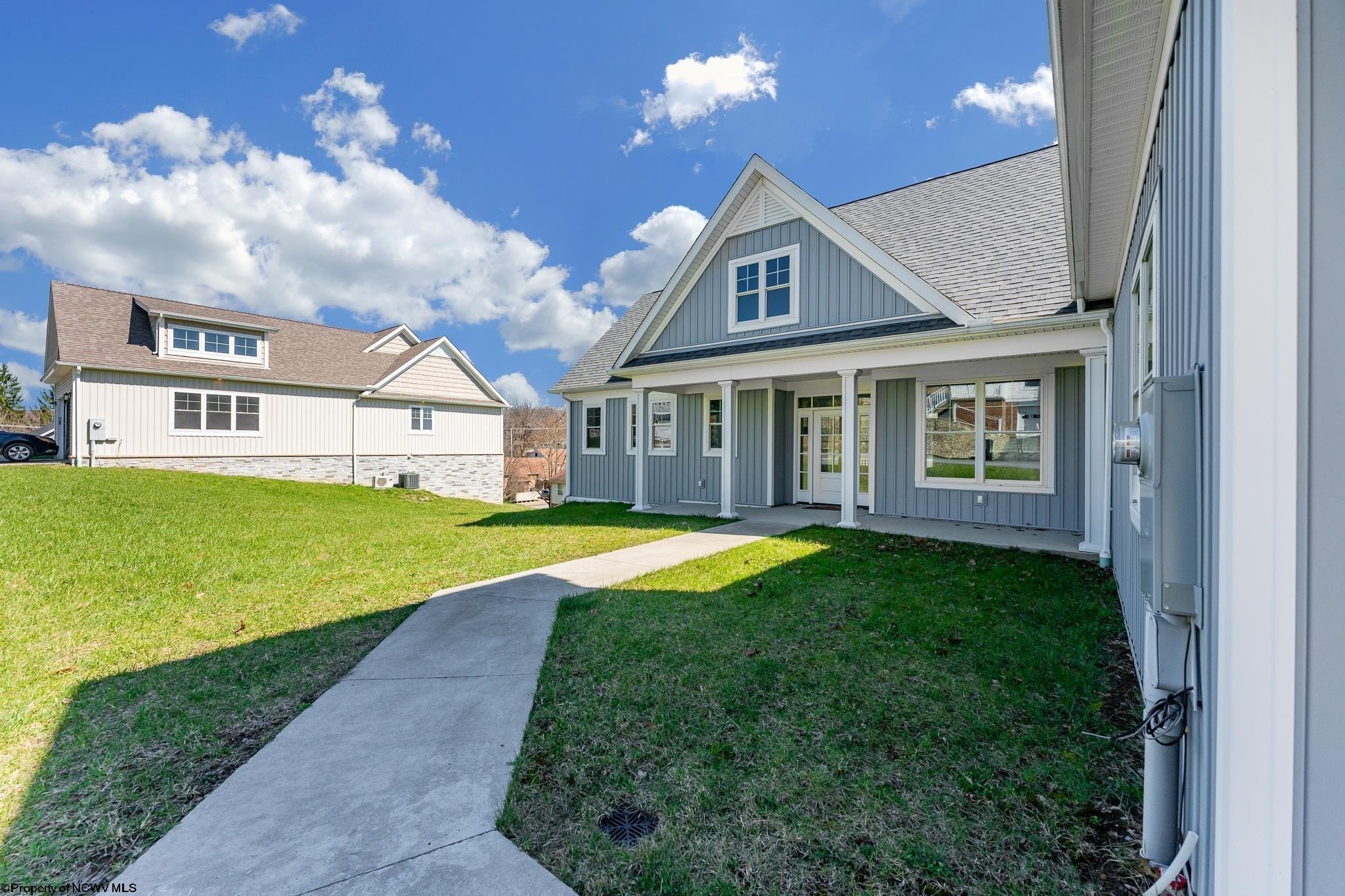 Single Family 4BR 4BA - 107 Lockwood Drive, Morgantown, WV