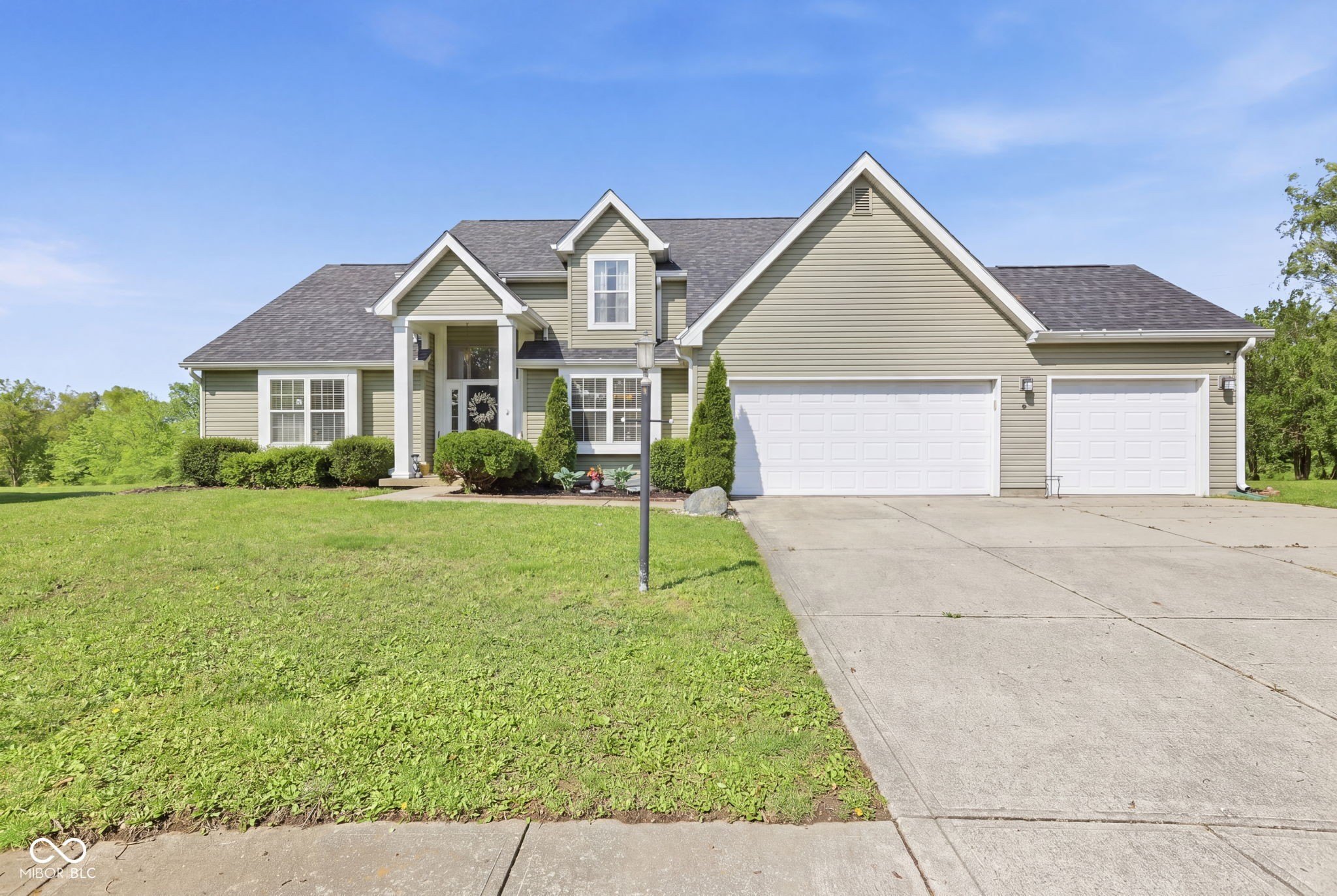 Single Family 3BR 3BA - 10605 Young Lake Drive, Indianapolis, IN