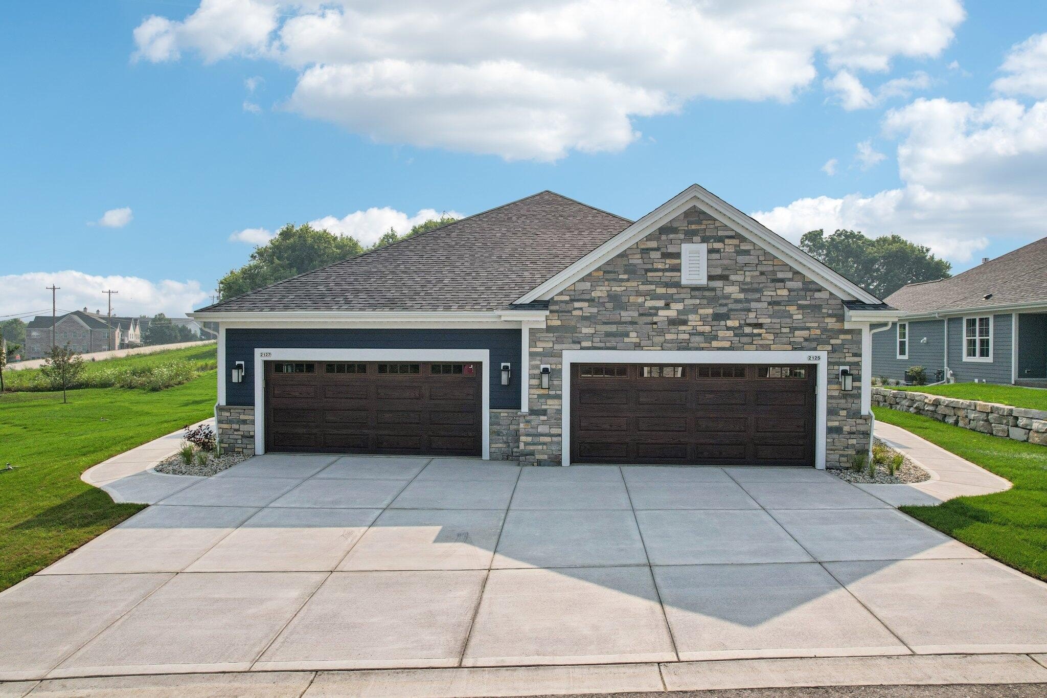 Condo 2BR 2BA - 2127 Bluestem Dr, Waukesha, WI