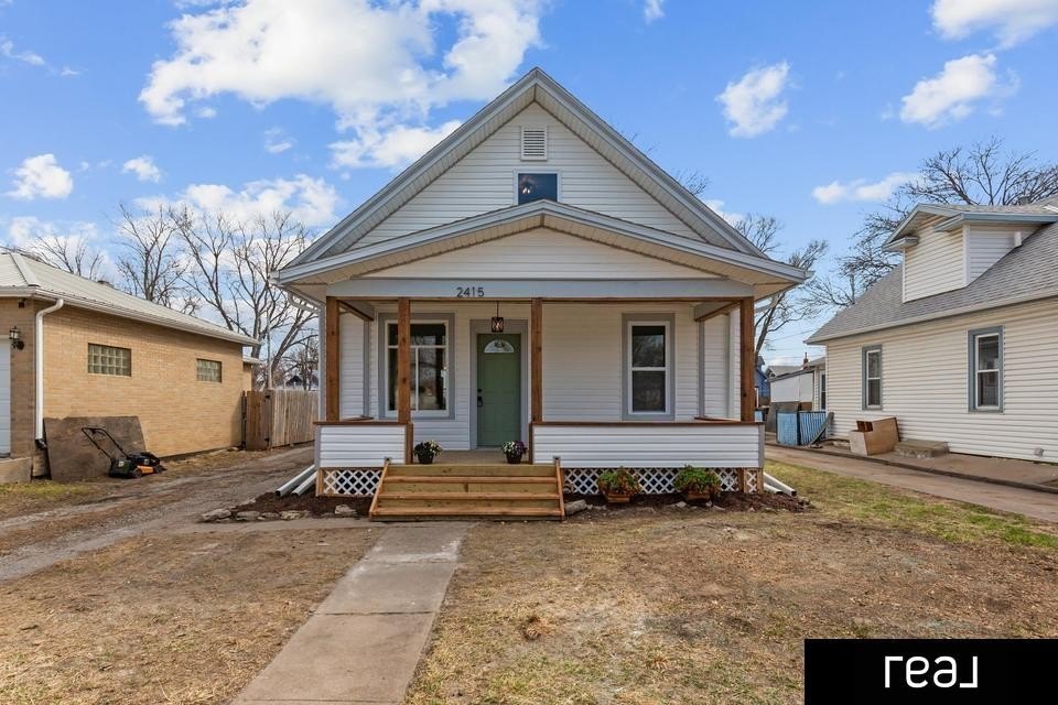 Single Family 4BR 2BA - 2415 Avenue F, Council Bluffs, IA