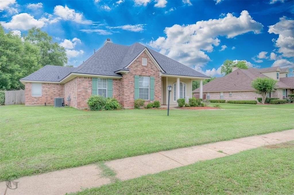 Single Family 4BR 3BA - 1951 Bayou Bend Drive, Bossier City, LA