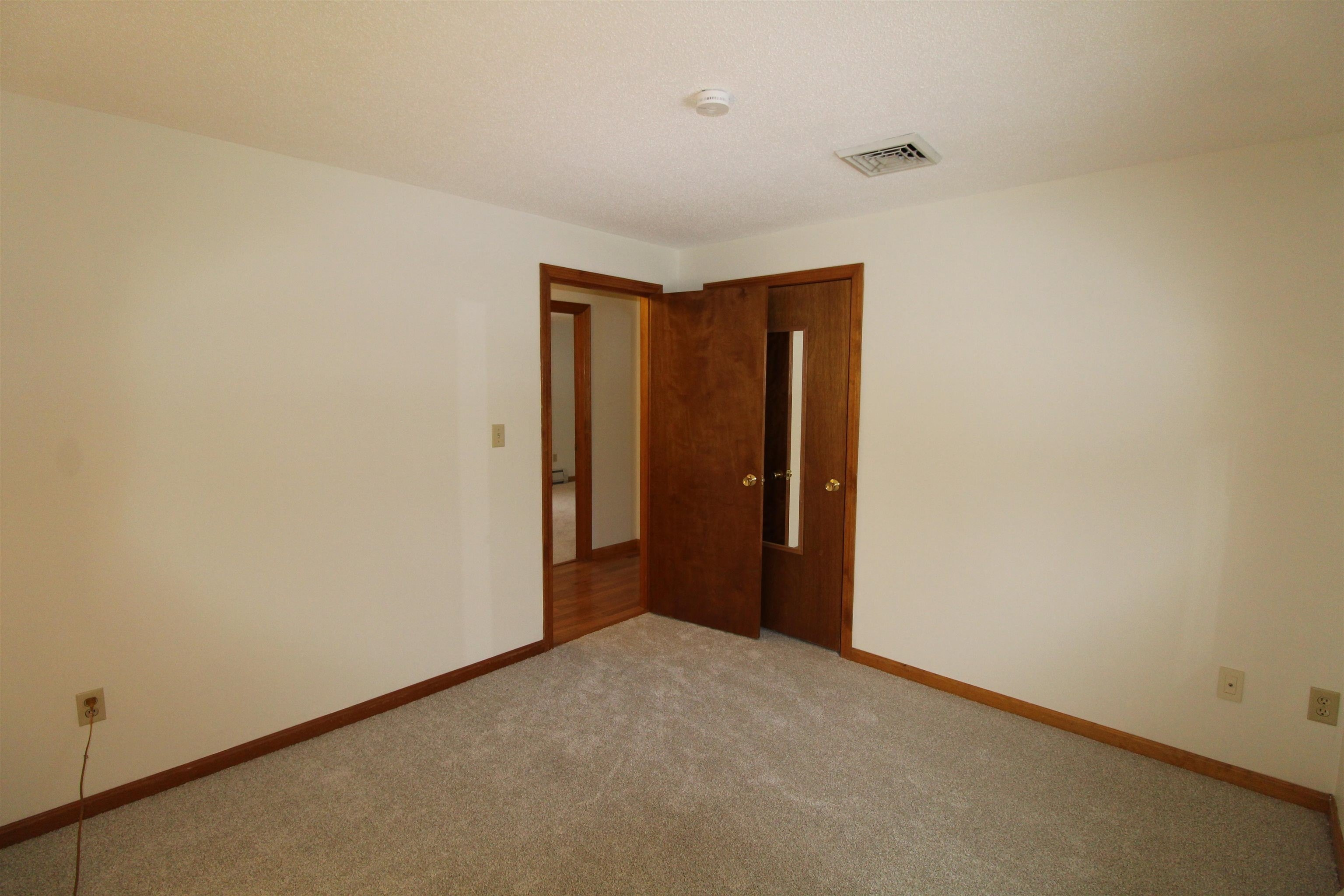 Single Family 3BR 2BA - 16 Towne Drive, Derry, NH