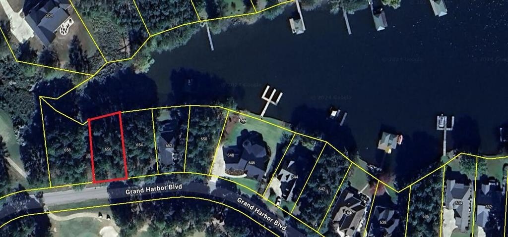 Single Family - 656 Grand Harbor Blvd, Ninety Six, SC