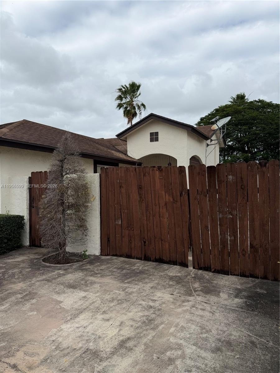 Single Family 4BR 2BA - 14249 SW 103rd Ter, Miami, FL
